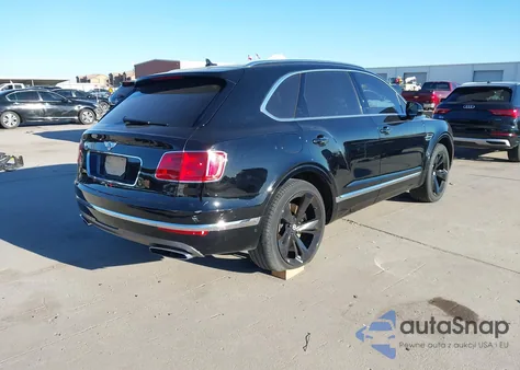 2017 Bentley Bentayga W12/W12 First Edition из США, поврежденный, VIN SJAAC2ZV4HC015750